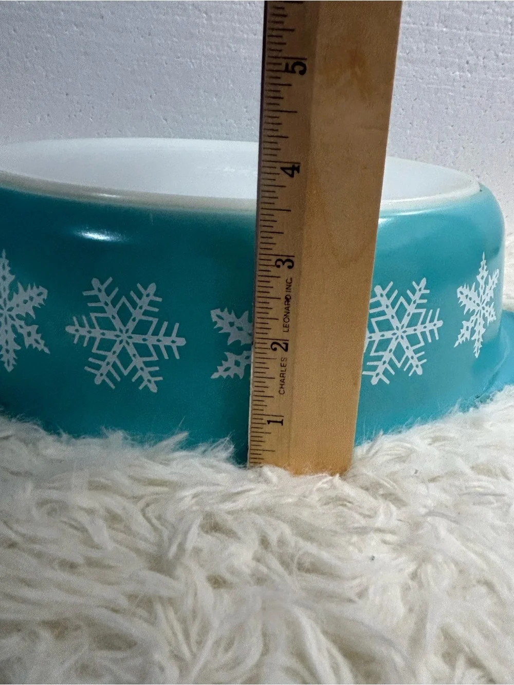 Pyrex Turquoise Snowflake Round Baking Dish
